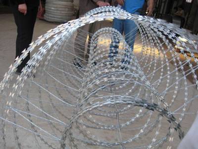 concertina wire unfold