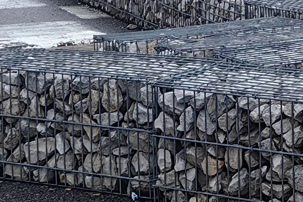 கட்டுமானத் திட்டங்களில் வலுவான, நெகிழ்வான மற்றும் ஊடுருவக்கூடிய தடுப்புச் சுவர்களை உருவாக்குவதற்கு ஏற்றது.