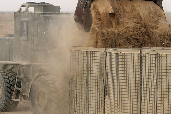 இராணுவ பாதுகாப்பு தடைகள்