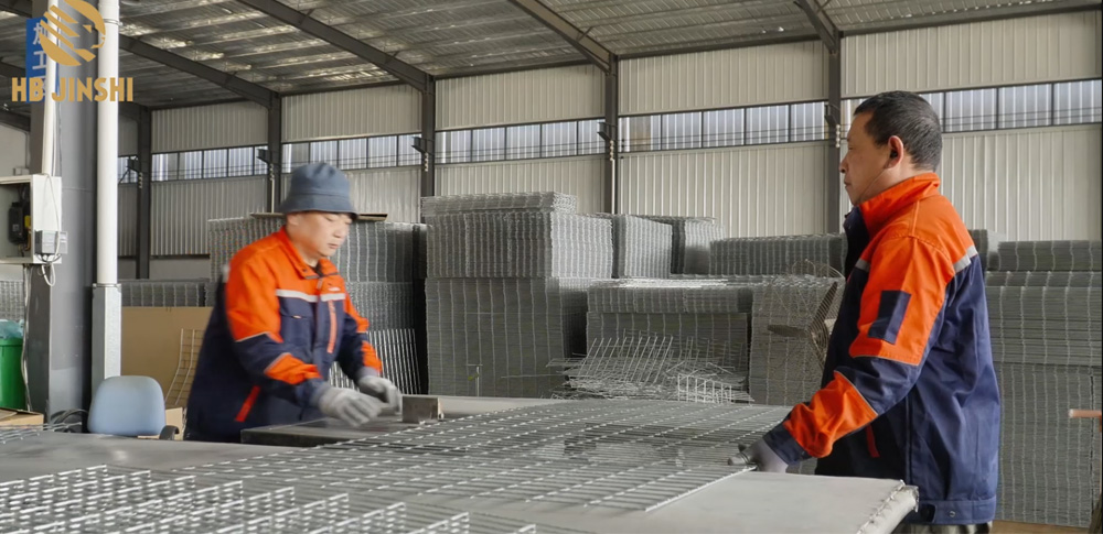 welded gabion mesh cutting